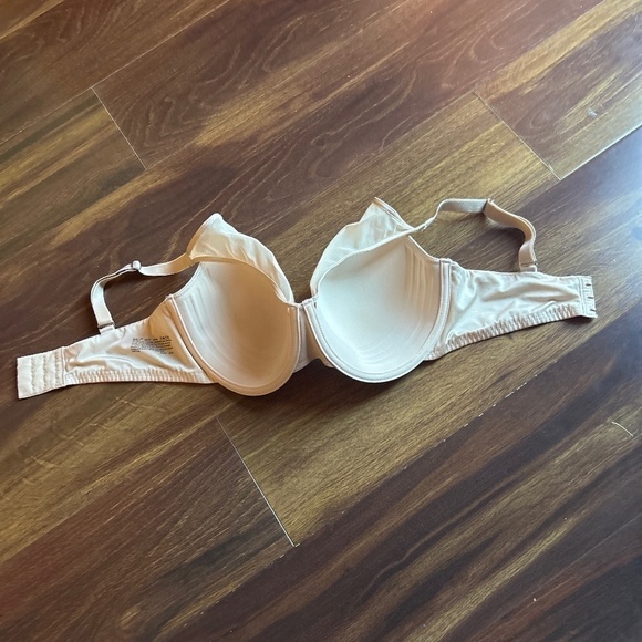 BALI Underwire Nude Bra size 34DD - Picture 2 of 4